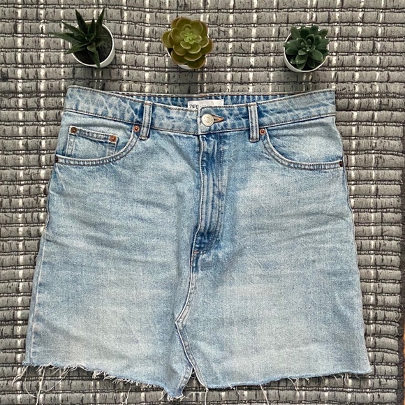 Zara Dresses & Skirts - ZARA denim skirt